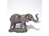 Figurină „Elefant care se plimbă” 
